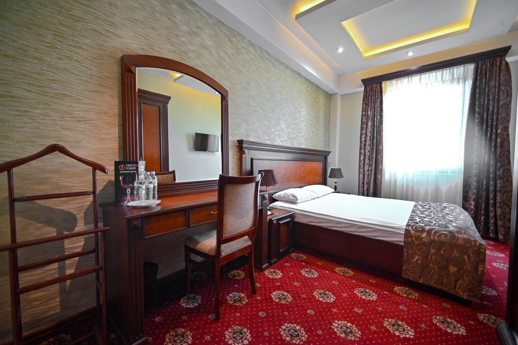 Spa Hotel Grace Forum 예레반 외부 사진